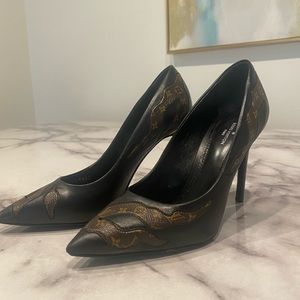 Louis Vuitton Nude Patent Leather First Lady Pumps US 7.5 at 1stDibs